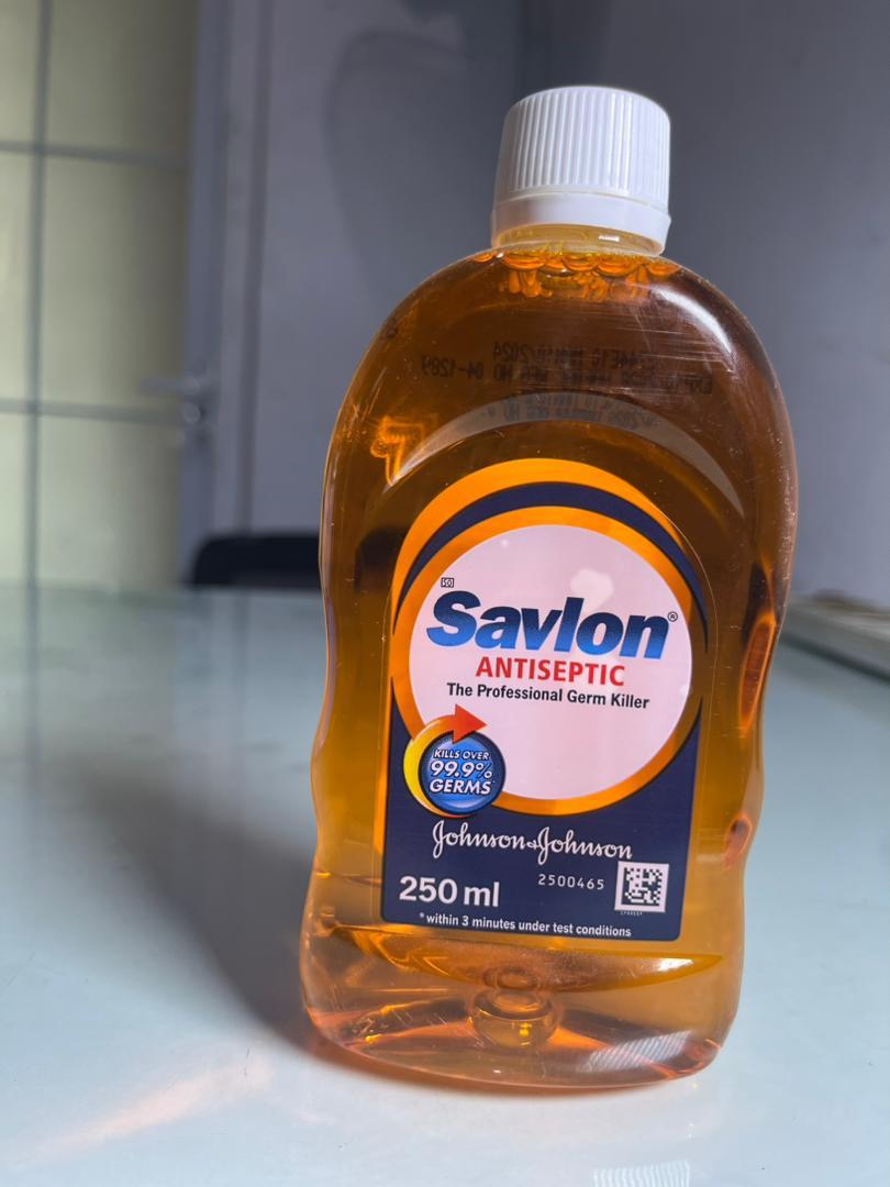 Savlon Antiseptic (250ml) – Daily Antiseptic Care for Minor Wounds