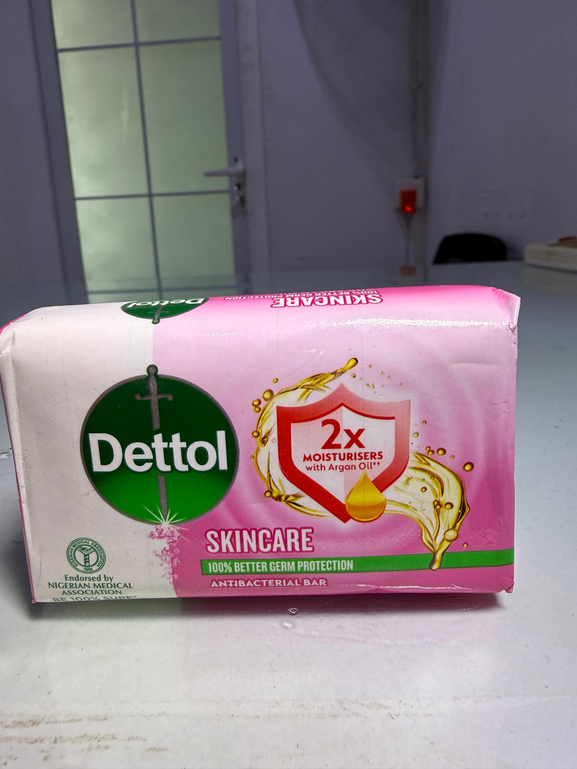 Dettol Skincare Antibacterial Bar (110g) – Antibacterial Soap with Moisturizing Care