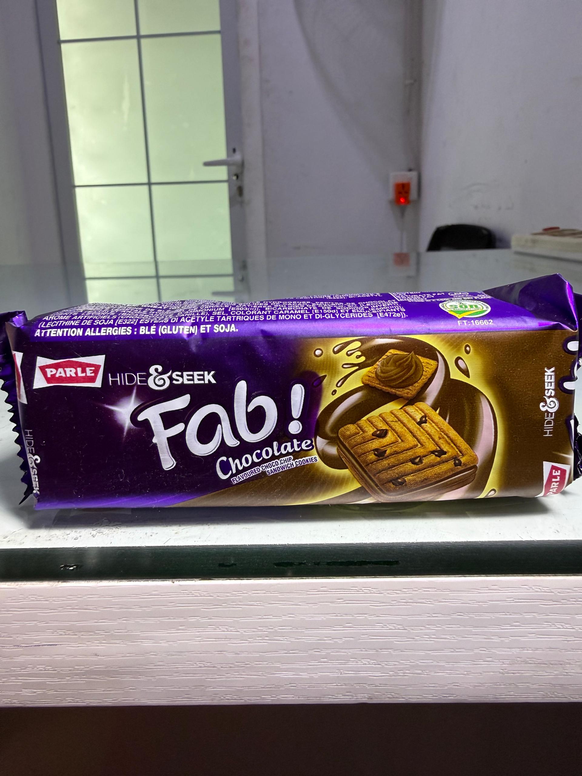 Fab! Chocolate (100g) – Chocolate Sandwich Biscuit